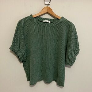 Dear apple green short sleeve ribbed shirt, size large